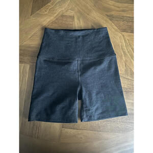 Beyond Yoga Shorts Womens XS Marled Dark Gray High Rise Bike Biker Activewear